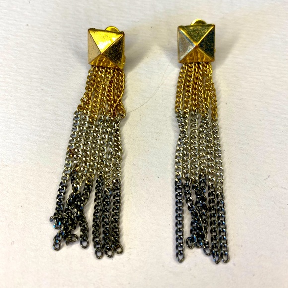 Dangling Earrings - Picture 2 of 4